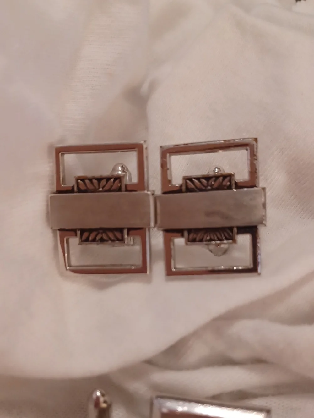 4 pairs cufflinks silver color. Dress casual cuff links